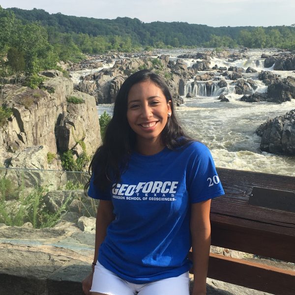 Solara Rosales Square