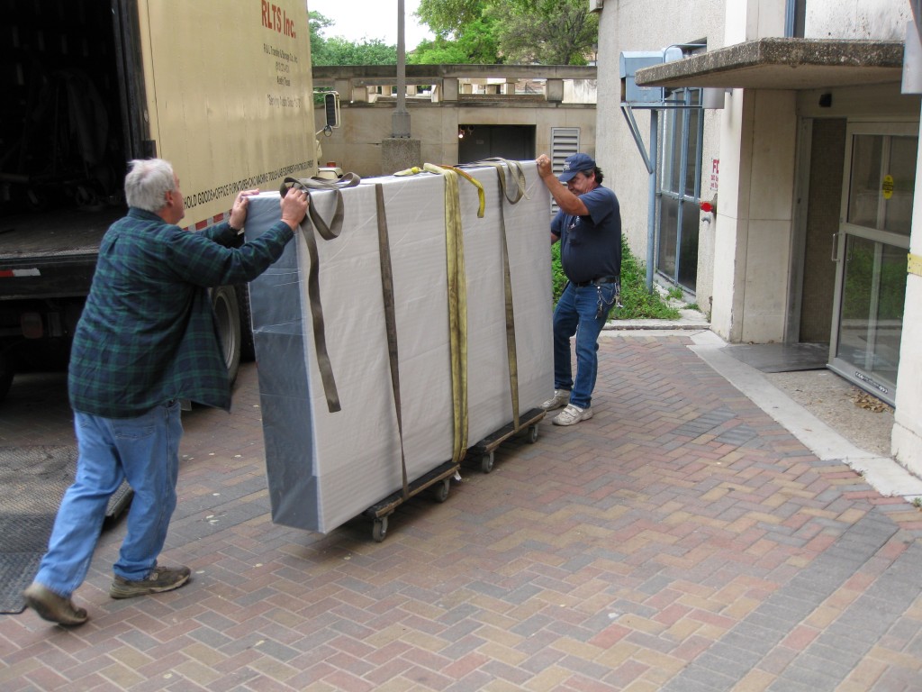 Delivery of the optical tables