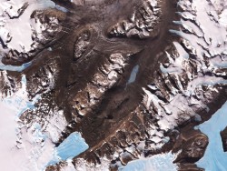 An aerial view of The McMurdo Dry Valleys in AntarcticaNASA/GSFC/METI/ERSDAC/JAROS, AND U.S./JAPAN ASTER SCIENCE TEAM