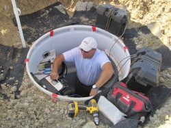 EarthScop engineer tests USArray seismometer