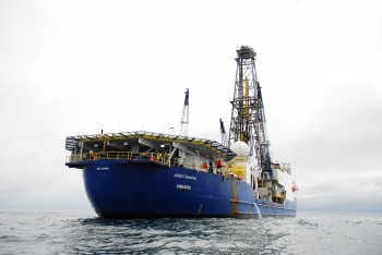 Scientific drilling vessel JOIDES Resolution in the Gulf of Alaska. Itsuki Suto, Nagoya University.