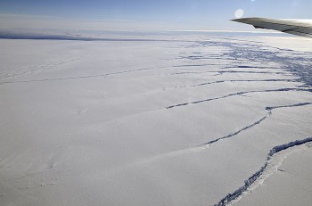 Rifts in Pine Island Glacier 2011