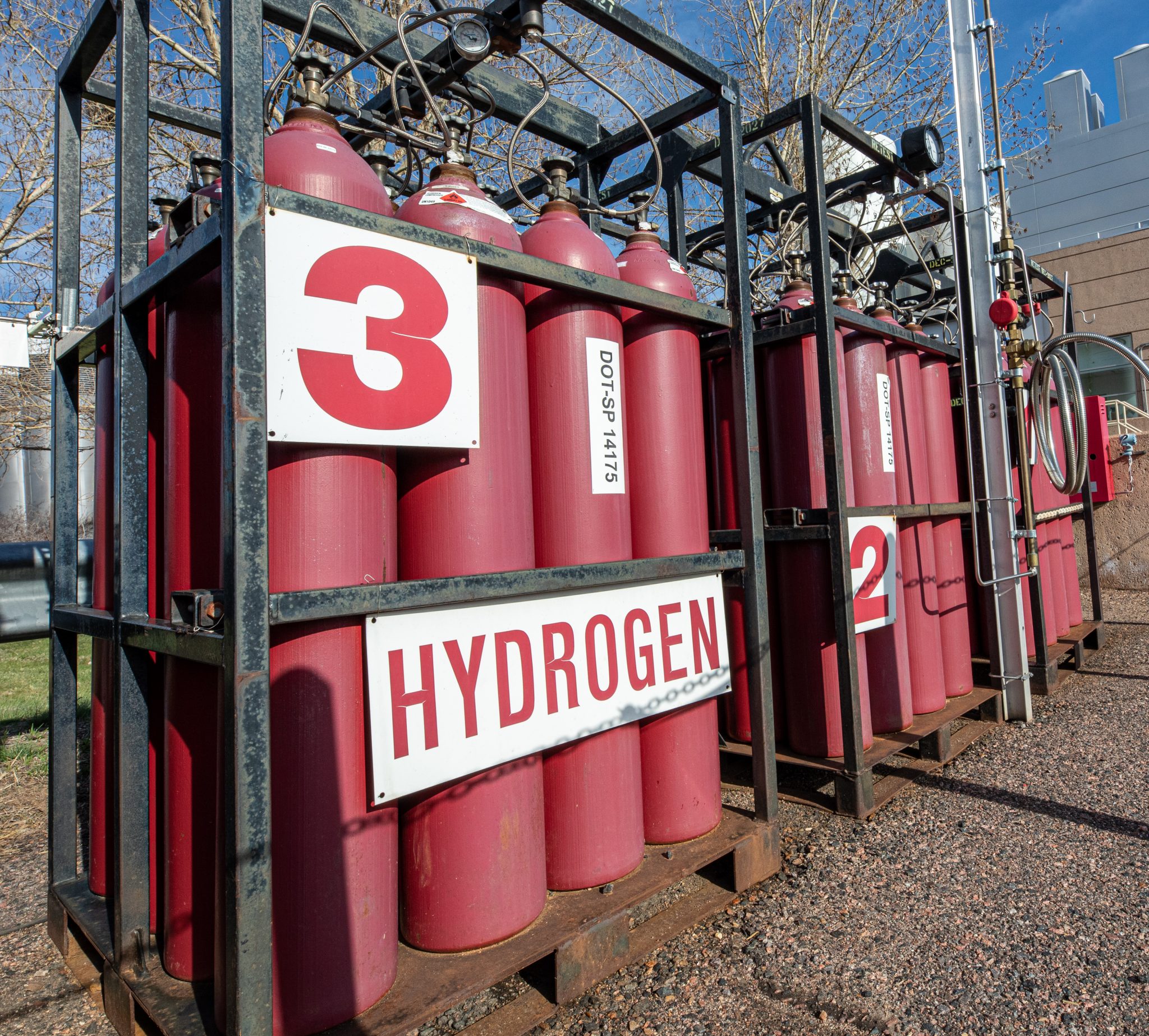 Study Offers Plan to Hurdles for Hydrogen Energy Jackson School of Geosciences The