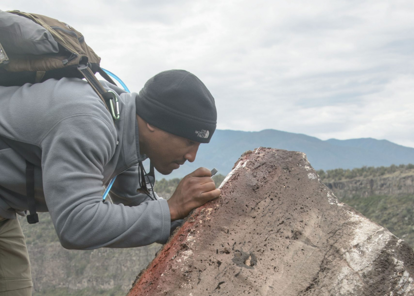 2013 Victor 1 Scaled 840x600 Acf Cropped