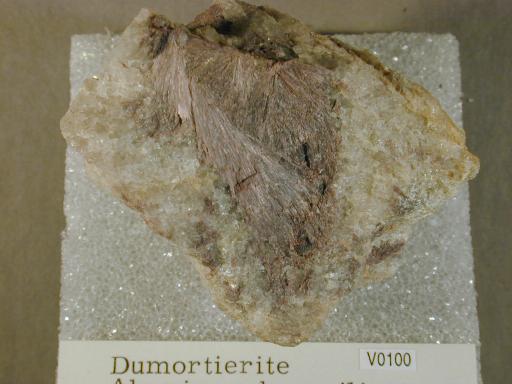 Dumortierite image.