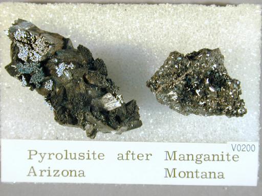 Pyrolusite image.