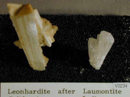 Laumontite image.