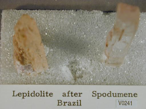 Lepidolite image.