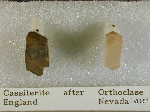 Cassiterite image.