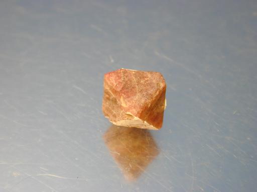 Spinel image.