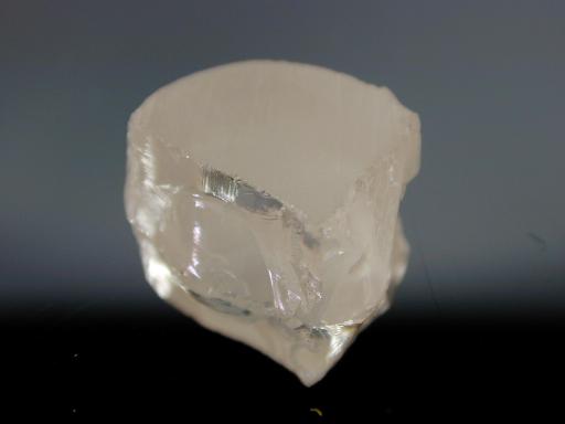Lithium tantalate image.