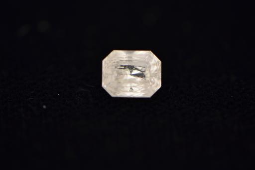 Rhodizite image.