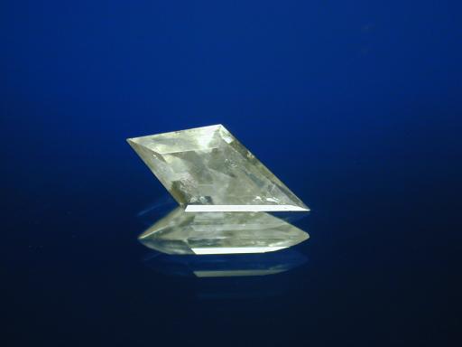 Hambergite image.