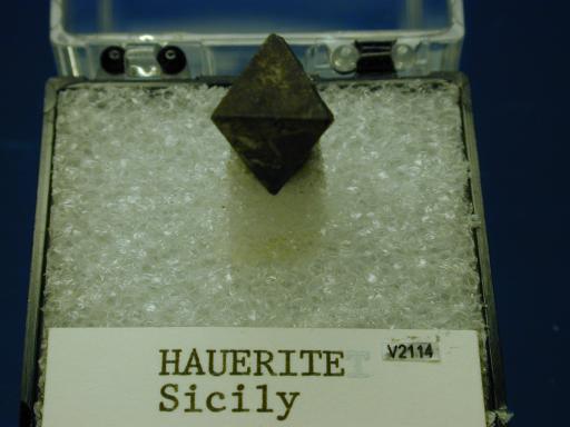 Hauerite image.