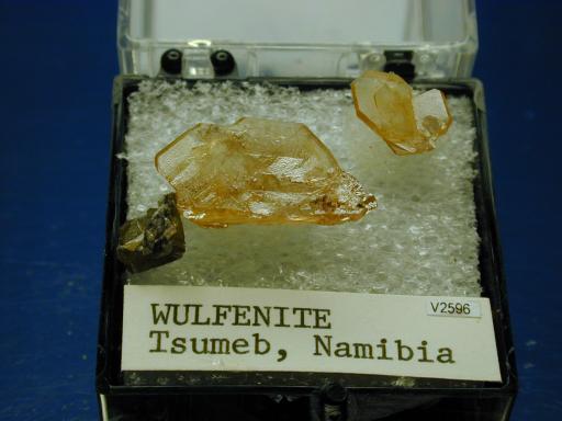 Wulfenite image.