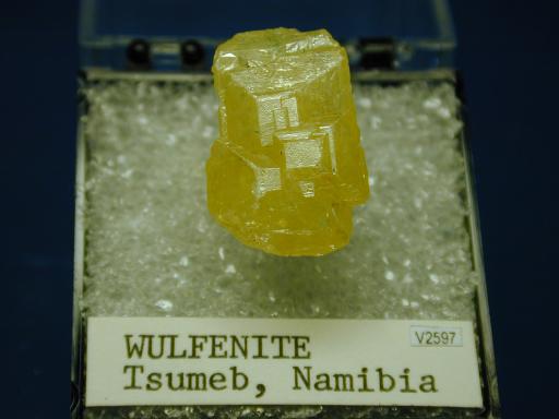 Wulfenite image.