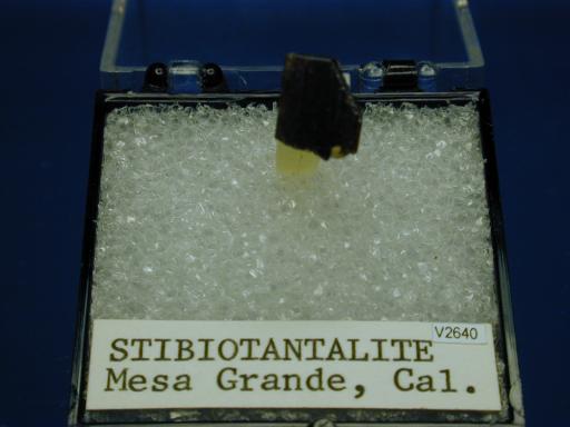 Stibiotantalite image.