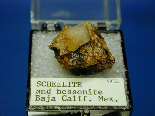 Scheelite image.