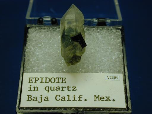 Epidote image.