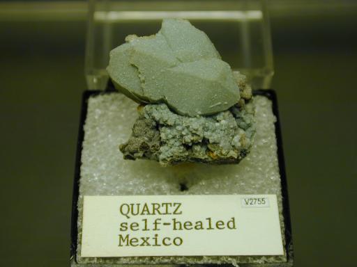 Quartz image.