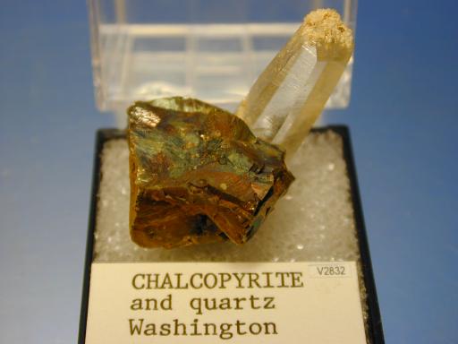 Chalcopyrite image.
