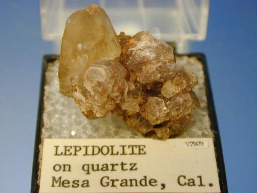 Lepidolite image.