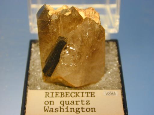 Riebeckite image.