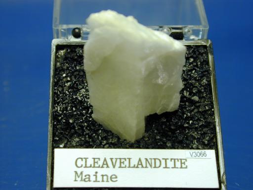 Cleavelandite image.