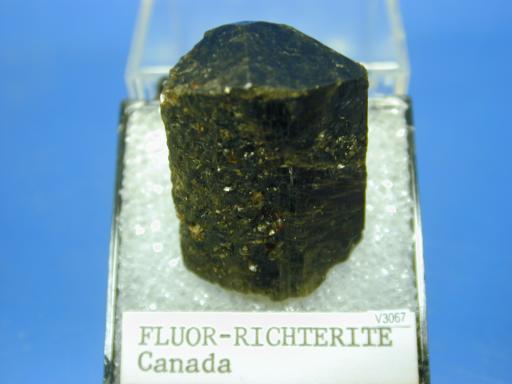 Fluorrichterite image.