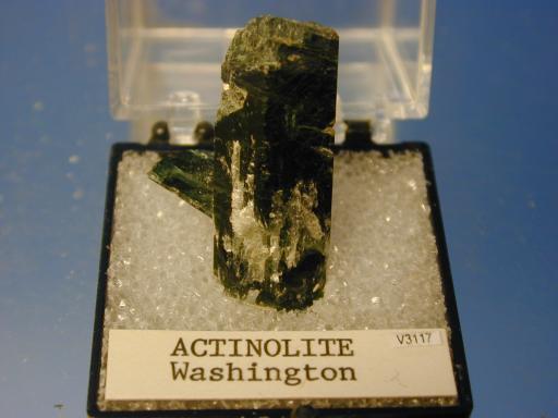 Actinolite image.