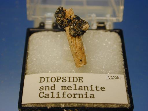 Diopside image.
