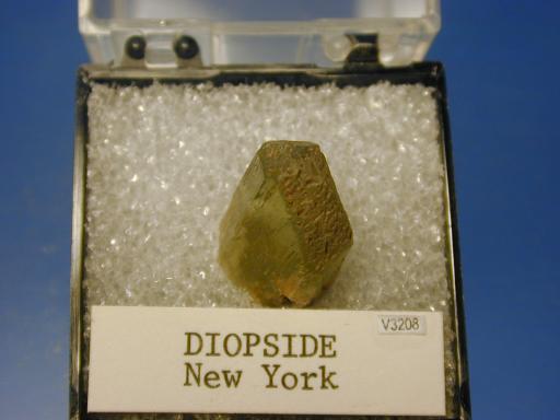 Diopside image.