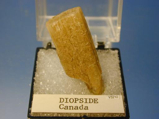 Diopside image.