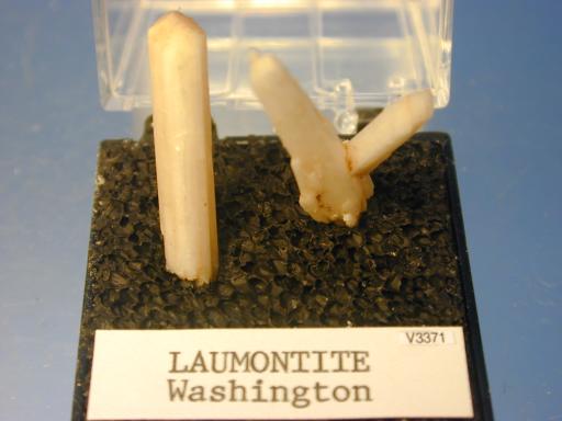 Laumontite image.