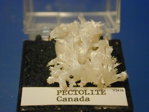 Pectolite image.