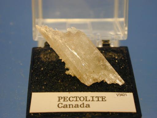 Pectolite image.