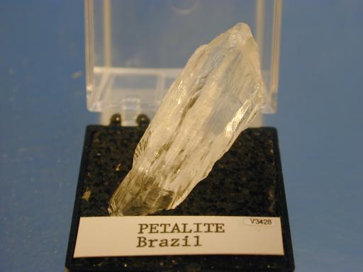 Petalite image.