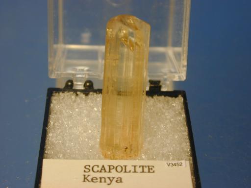 Scapolite image.
