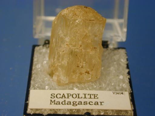 Scapolite image.