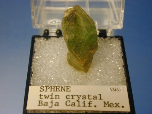 Titanite image.