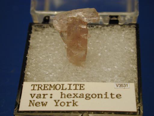 Tremolite image.