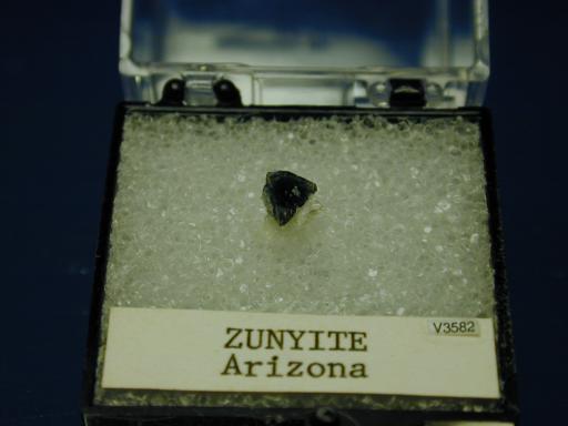 Zunyite image.