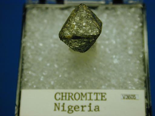 chromite image.