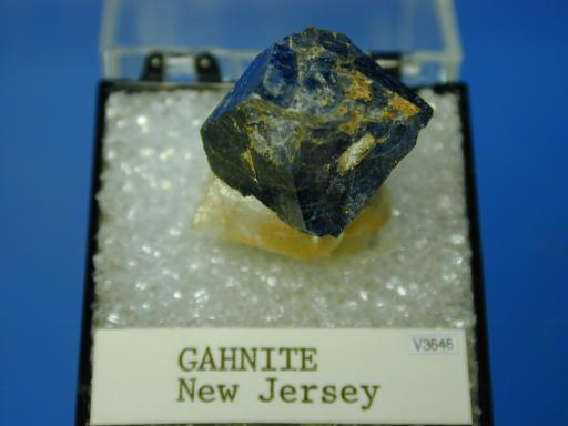 Spinel image.