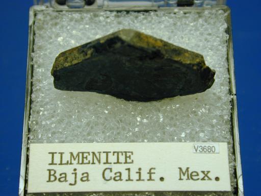 Ilmenite image.