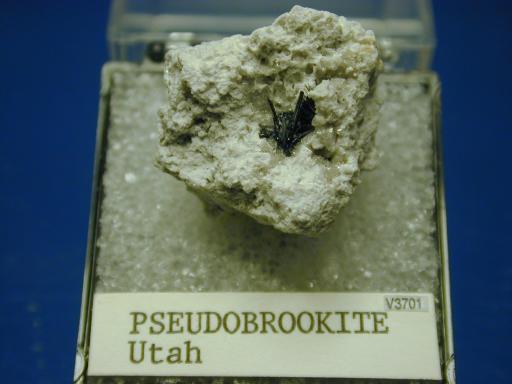 Pseudobrookite image.