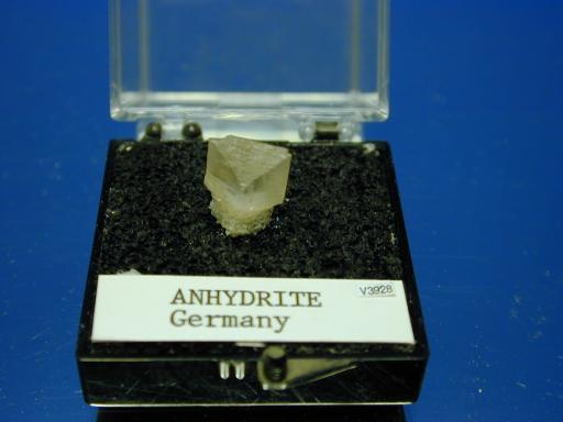 Anhydrite image.