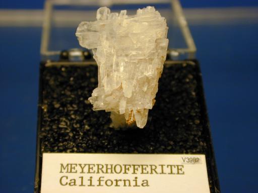 Meyerhofferite image.