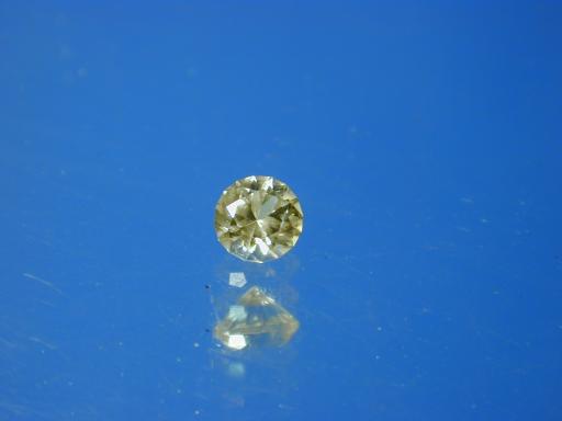 Sinhalite image.