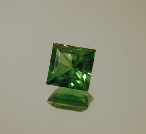 Spinel image.